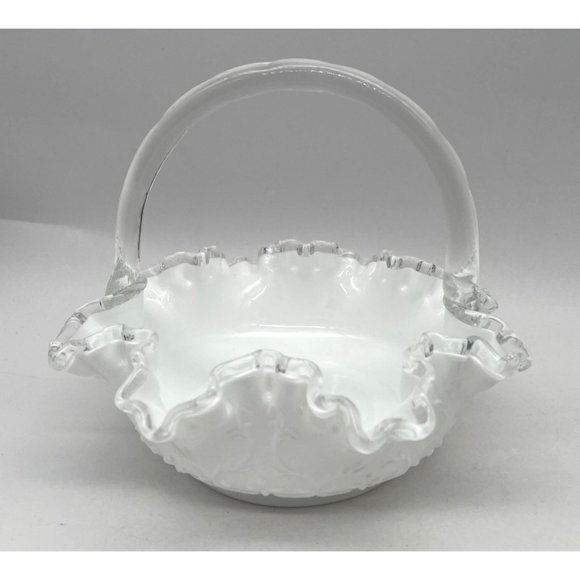 Vtg. Beautiful Patterned Silvercrest Fenton Bridal Bamboo Handled Basket - Picture 4 of 4